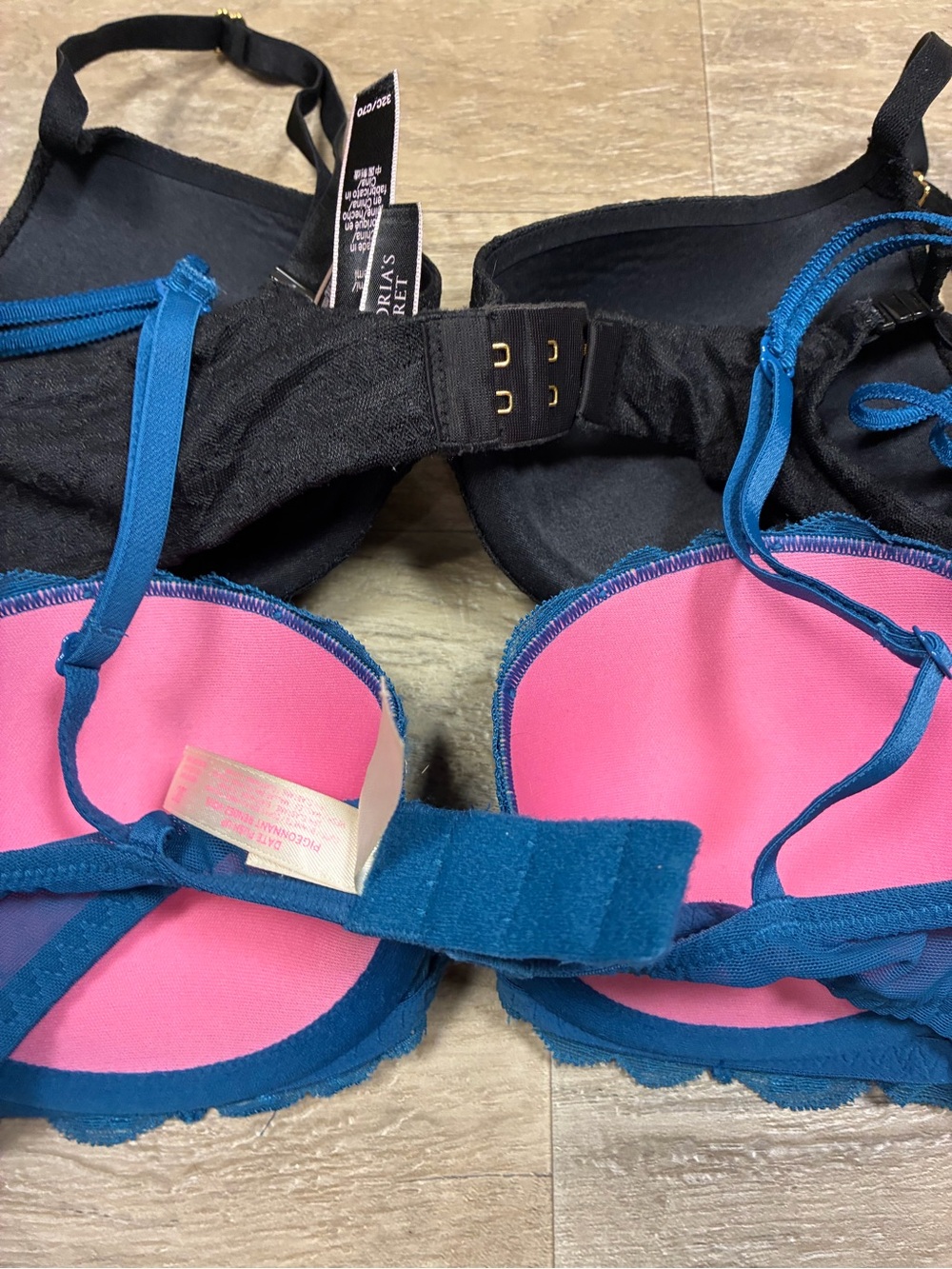 Victoria Secret 2 Push Up Bras PINK Date Logo Lace - Picture 10 of 11